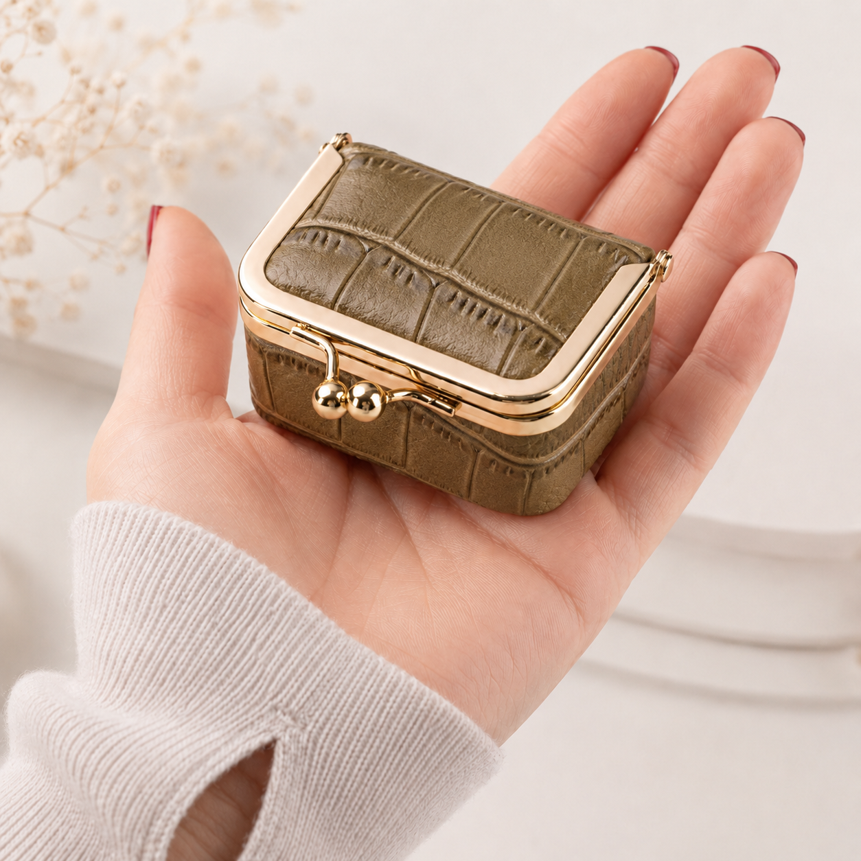 no-repeat center / cover url('https://cdn.shopify.com/s/files/1/0751/2526/0357/files/Croco_Brown_swatch.jpg?v=1785539724')